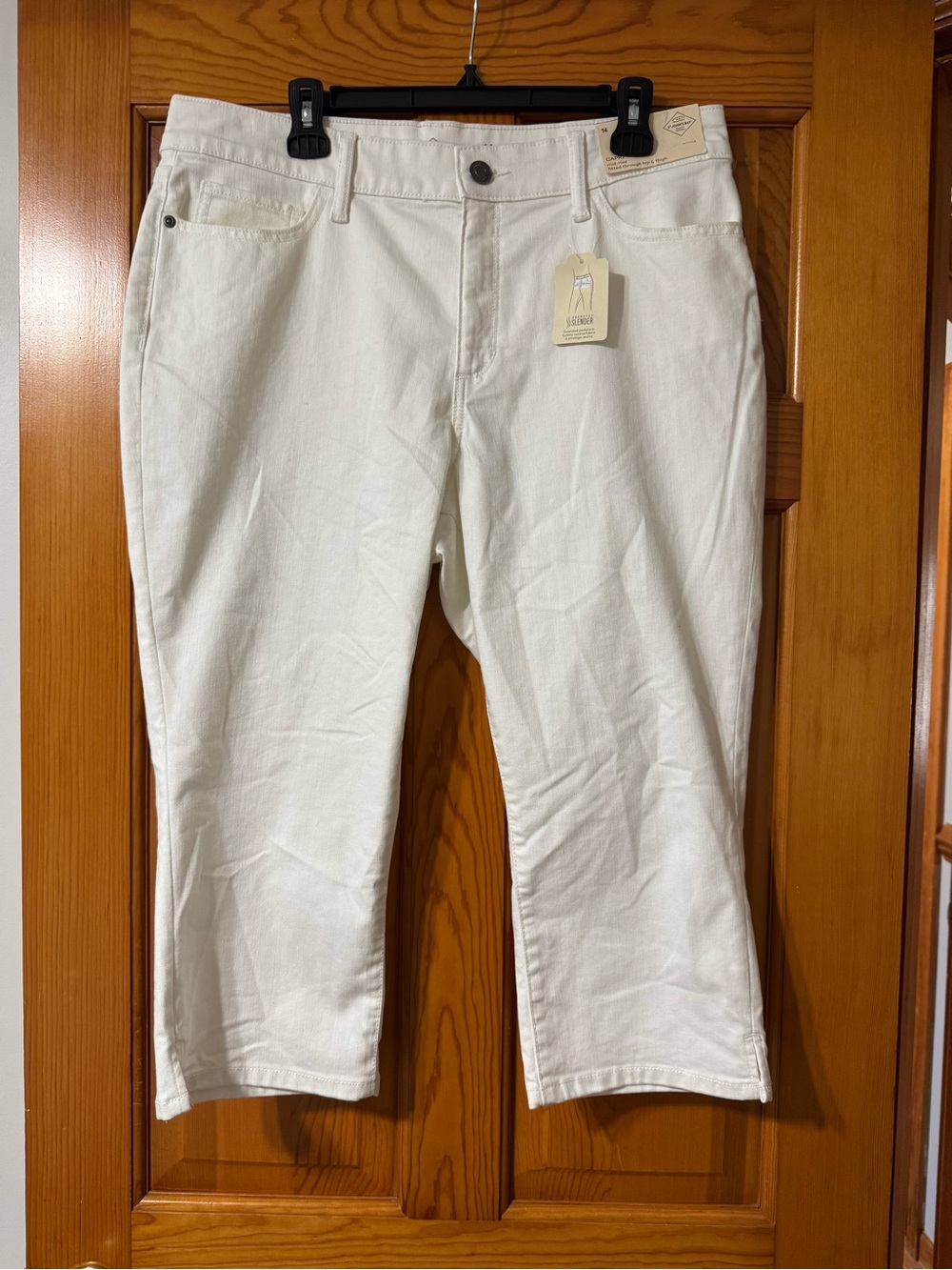 St. John's Bay White Jean Capri Pants